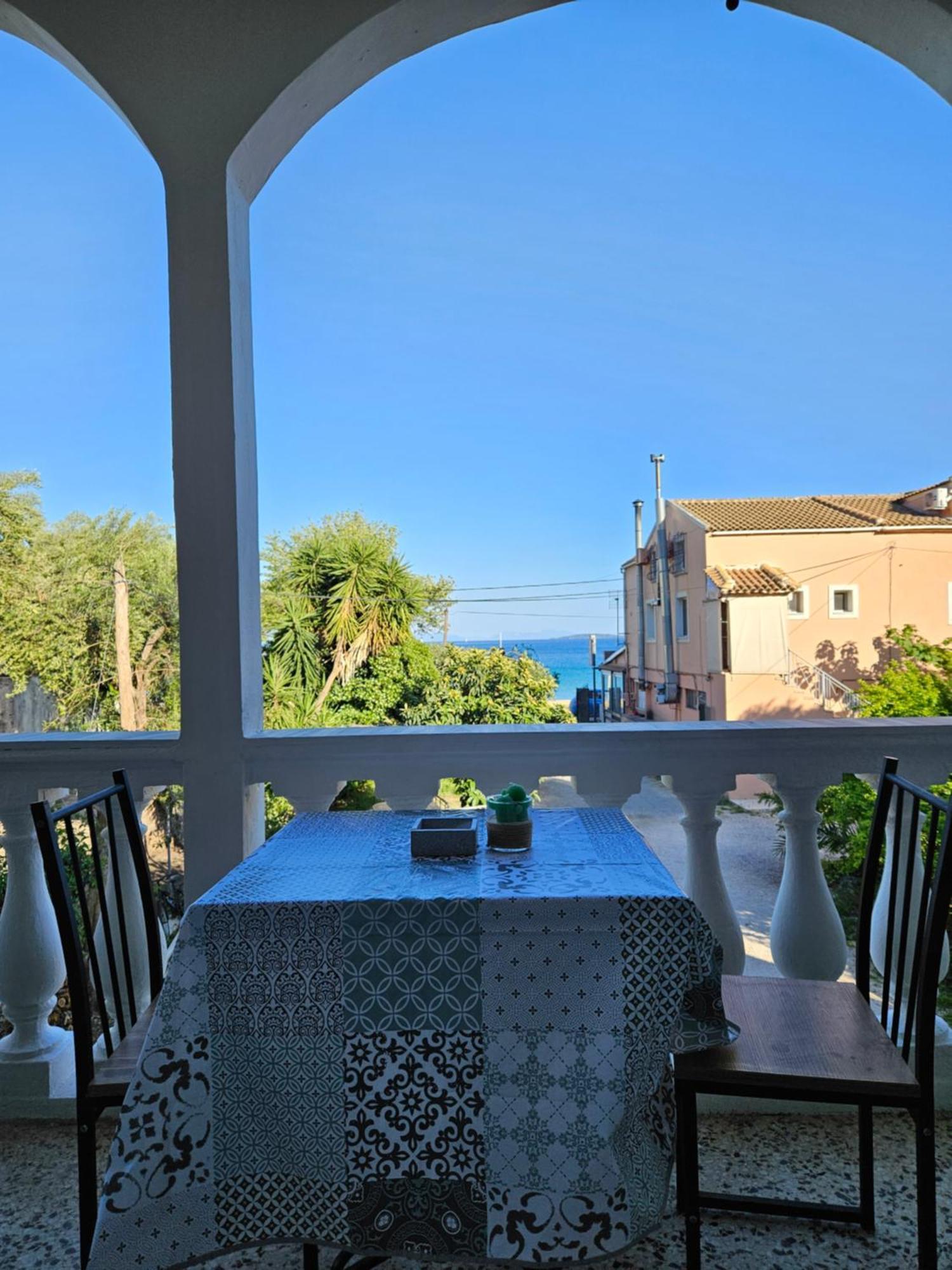 Tramonto Beach Apartment Ipsos Luaran gambar